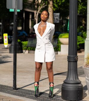 Nafessa Williams Instagram - Lock me up and throw away the MF keyyyy 😜

Btw, I’m a r&b girly and the @thekingdream needs to give us another album. I love full albums. Something I can listen to from start to finish. What’s yall favorite r&b album ever? 

Thank you @goodamerican for my dress 

#fashion #music #album #explore #foryou