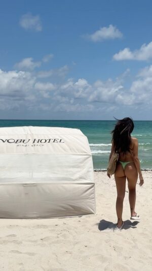 Nah Cardoso Instagram - viagem acabou mas as fotos não 🖤 
aproveitando pra compartilhar que não tem como viajar pra flórida sem @roteirovip, juro. não ter que se preocupar com reservas em restaurantes, passeios, hotel e locação de carro, é o propósito da @roteirovip pra facilitar e deixar a sua viagem mais gostosa, eles são tu-do

✨ look todinho @nike @nikewomen ✨