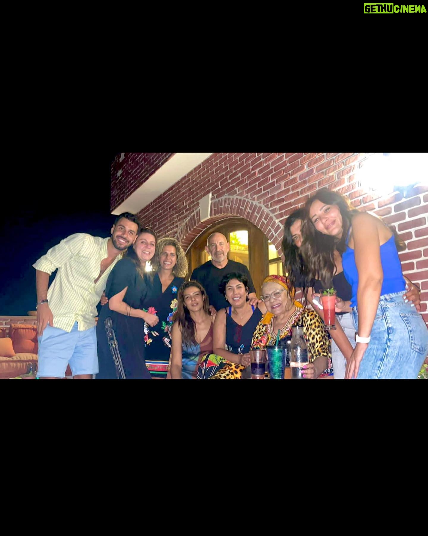 Nahed El Sebai Instagram - Lovely gathering with my family and my best friends who became family 🍹🏡
