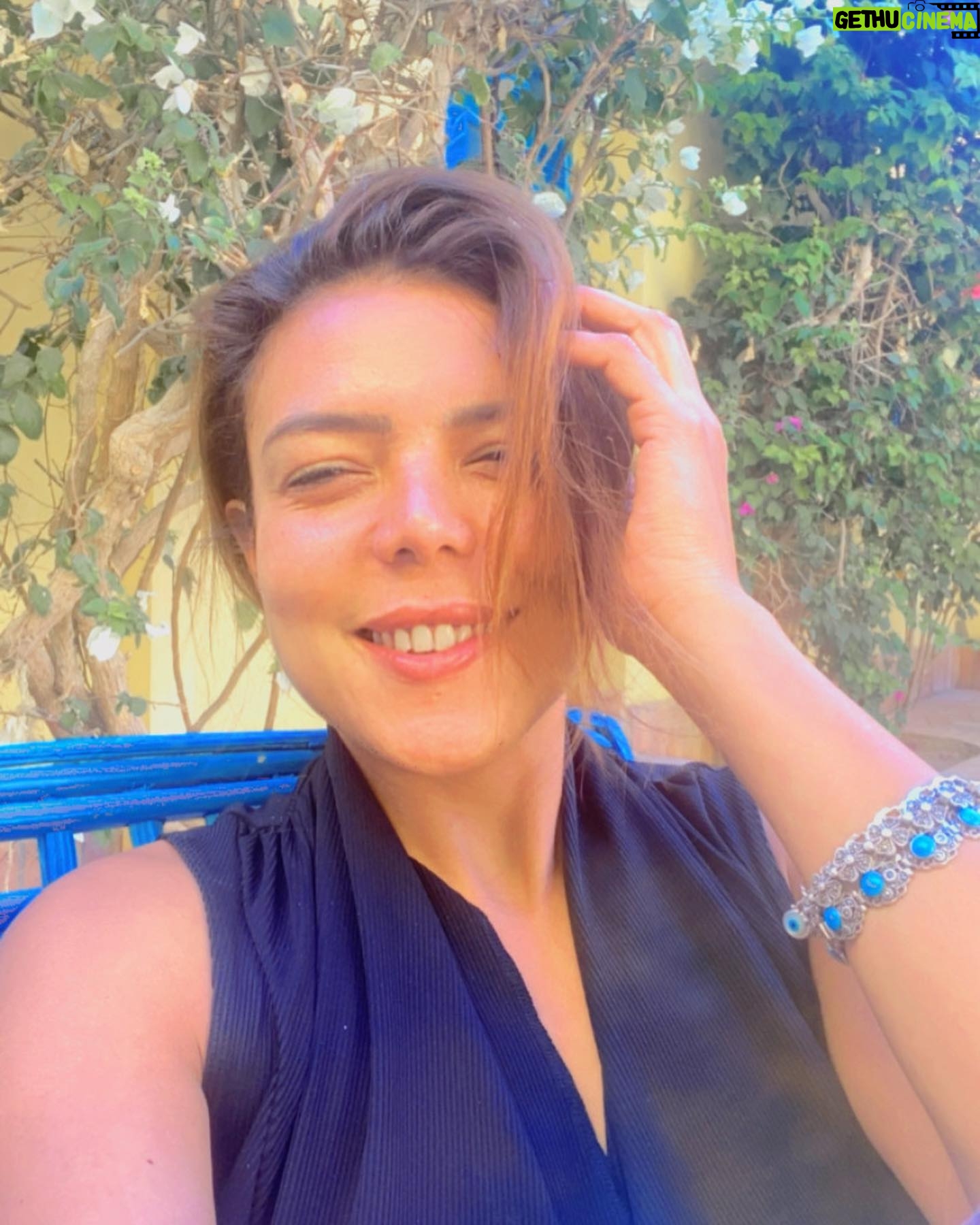 Nahed El Sebai Instagram - Sometimes i like myself with no makeup and messy hair