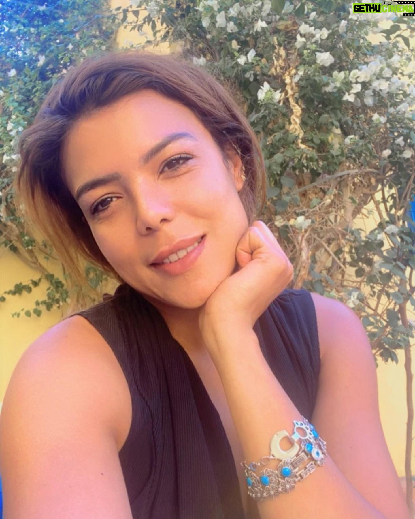 Nahed El Sebai Instagram - Sometimes i like myself with no makeup and messy hair
