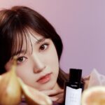 Nako Yabuki Instagram - Addict(エイディクト)@addict_jp の ジャパンアンバサダーに就任しました🌷 韓国で撮影したキービジュアル、とてもお気に入りです☺︎ もぎたての果実のような香りや爽やかなお花の香りなど身に纏ったり、お部屋にフワッと香らせたい香りが沢山あり私も愛用させていただいてます💟 これから皆さんにエイディクトの魅力をお届けするのが楽しみです🫧 #PR @addict_jp #Addict #エイディクト