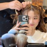 Nako Yabuki Instagram - 天使の日👼🏻 ってことで天使の羽みたいな髪(途中経過)した時の笑
