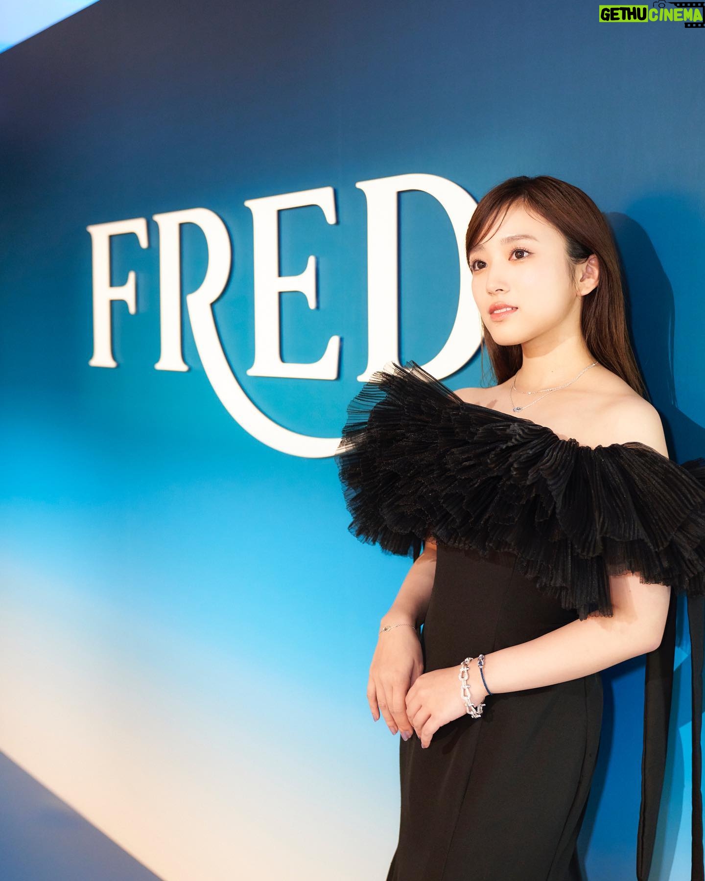 Nako Yabuki Instagram - FREDの限定ポップアップ”Happy Blue Shades” が阪急うめだ本店9階 阪急ギャラリーに限定オープンとのことでお伺いしてきました💙 1966年に誕生した「フォース10」のヘリテージやデッサンなども飾られていて、デジタルインスタレーションもあり、じっくりメゾンの世界観に浸ることができました✧ 11/20まで開催なので、お近くの方はぜひ遊びにいってみてくださいね☺︎ @fredjewelry #PR #FREDHankyuUmeda #FREDHappyBlueShades #FREDJewelry #FREDParis