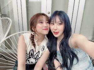 Nako Yabuki Instagram - 채연언니 만났당😚😚