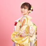 Nako Yabuki Instagram - 本日、情報解禁されました💭 10月クール ドラマL『18歳、新妻、不倫します。』 にて、ヒロイン 三条明花役を演じさせていただきます！ 「三条帝国」と言われる大富豪の令嬢。 いつも自分に正直で、思ったことをストレートに伝えられる勝ち気で正義感にあふれている子です。そんな素敵な明花と毎日向き合いながら撮影に臨んでいます。 わたなべ志穂先生の世界観をドラマでもお楽しみいただけたらと思います☺︎ 初回放送は、 ABCテレビ(関西) 10月15日23時55分〜、 テレビ朝日(関東) 10月14日深夜2時30分〜です！ 是非ご覧ください✨