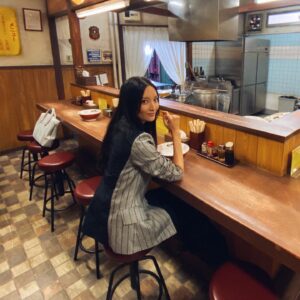 Nanao Instagram - 10/28  昨日32になりました✌️

いつも支えてくれる皆様
いつも応援してくださる皆様
本当にありがとうございます🙏

ラーメン食べてたら
変な所に入ってむせたら
首ぎっくりやってしまいました🍜

素晴らしい本厄のスタート🔥

最高に面白く楽しい一年にします🌈

そして今夜は #七人の秘書
第二話　是非、ご覧ください✨
