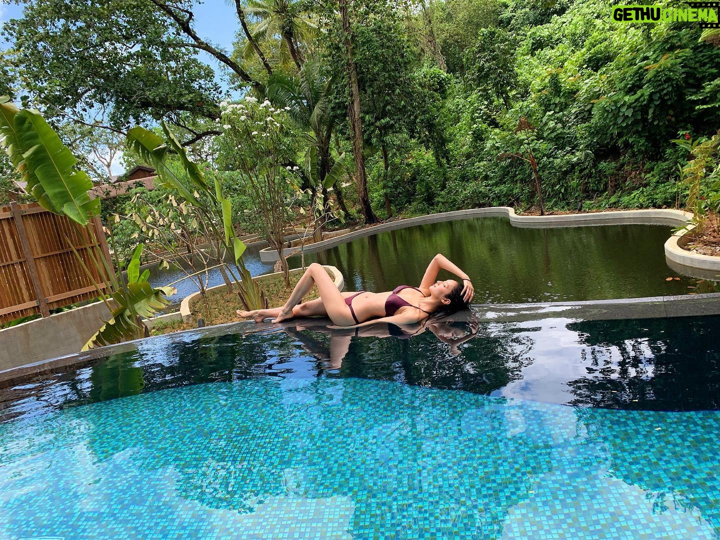 Nanao Instagram - #ThePristineVillasAndBangalows #PlauPacificResort 以前、情熱大陸の一人旅密着でお世話になったパラオのホテルが、独立型のプールヴィラ、水上バンガローなどを備えた新エリアを2019年5月24日にグランドオープンしたという事で、さっそく遊びに行ってきました!🇵🇼💖 1日目はこちらの #ポンドビュープールヴィラ 🌿プール付きのお部屋に一日中入って幸せでした💙