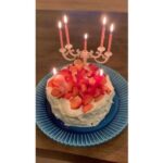 Nanao Instagram - 誕生日、撮影を終えて帰ったら母と祖母が部屋をデコレーションして、ケーキを作って待っててくれました🎂 いつもありがとう。らぶ🙏💖