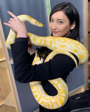 Nanao Instagram - こんにちは #蛇女 こと ＃牧野巴です🐍💛 今夜22:00〜 #インハンド 第３話 放送です💖

@inhand_tbs