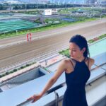 Nanao Instagram - 昨日は　#ジャパンダートダービー #大井競馬場 へ！ ファンの皆様と一緒に見れず残念でしたが、無観客でみさせて頂いたレースは圧巻🏇 スタイリストさんが競馬好きで、 メイクさんのご家族が調教師さんで みんなで終始大盛り上がり。笑 馬券は残念ながら当たらなかったので またリベンジしたいです！ 夜はイルミネーションとかも素敵だし いつか競馬デートとかしてみたい❤️‍🔥 #TCK