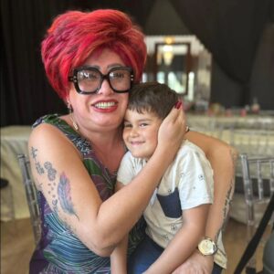 Nany People Instagram - Um lindo almoço de Páscoa!!!

Minha Comadre  @jessikaazlam  Meu Afilhado kiridu #CaetanoMises  e seu irmão  Lourinho #Camilomises ( @irmaosmises
 )

Compadre @ofelipecristiano ficou do papo na mesa!

Que Alegria sentir tanto Amor cultivado mesmo a distância!

Pouco nos vemos fisicamente, mas temos um link cultivado graças ao Amor e Amizade dos pais!

Caetano é meu Quarto Afilhado é pura Solaridade! Canceriano como a Dinda é só amor e Aconchego!

Poderia ter tido Páscoa melhor?

Páscoa é isso ...
Renovação...Renascimento e comprometimento de Amor!

Olha aí @huggiesbrasil  bora patrocinar esse clã? 🥰❤️🫶💋❤️