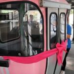 Nany People Instagram - Um dia Inesquescivel !!! Um convite emocionante! Lisonja, Amor e muita Gratidão!!! Obrigada @grupocitur @parquedocristo.br " A @nanypeople inaugurou a cabine cor de rosa no Teleférico de Poços de Caldas 🩷 Por onde passa, a Nany coleciona sorrisos. Um dia incrível aqui no Parque do Cristo 🥰😍" #teleférico #nanypeople #parquedocristo #poçosdecaldas #minasgerais #suldeminas #turismo #turismomineiro