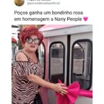 Nany People Instagram - 🚠Quem diria que o famosíssimo cartucho cor de rosa se tornaria hoje um bondinho, sinônimo de garra e determinação da atriz e humorista Nany People. Preparados para viver essa aventura cor de rosa? Cc @claudia_camillo 📍Pela cidade ☀️ Use #PocosDeCaldas 🤳🏻 Marque @pocosdecaldasoficial em seus storys ✅ @pocosdecaldasoficial 📸 Quer aparecer aqui ? Nos chame pelo link que está na Bio. (imagem: reprodução internet / instagram) #pocosdecaldas #minasgerais #cultura #tevipocosdecaldas #orgulhodestaterra #facoparte #amomuitotudoisso