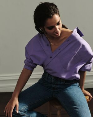 Naomi Scott Instagram - I truly loved this @anothermagazine shoot! Having the chance to work with @collierschorrstudio in all her brilliance, with a magazine I admire. I knew I was going to love the results. 🖤🖤🖤
Photography by @collierschorrstudio
Styling by @katieshillingford
Interview by #HannahLack
Creative direction by @marcascoli
Hair by @cyndiaharvey
Make-up by @hiromi_ueda