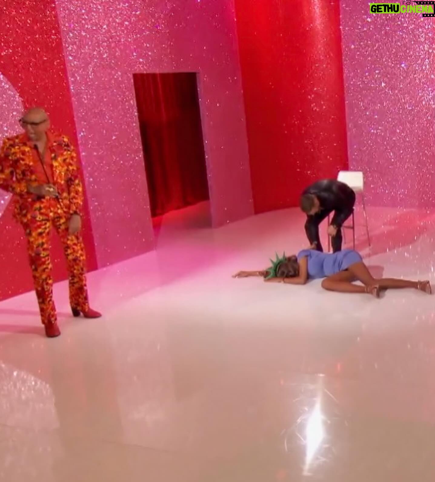 Naomi Smalls Instagram - All this talk about stars! ⭐️ ⭐️⭐️⭐️ With the new season of @rupaulsdragrace All Stars just around the corner, I figured why not take A LOOK BACK AT AS4 LOOKS! I’ve always wanted to reflect on the preparation, the process of actually filming the competition, and just what it took to get myself together in order to faint in front of @guskenworthy and preach the truth about life’s fairness. Head over to youtube.com/NaomiSmallsDuh to watch! Get the full breakdown, shade, and a backstage pass to everything Naomi Smalls over at patreon.com/NaomiSmalls (Links in bio.) Pose is back on streaming.
