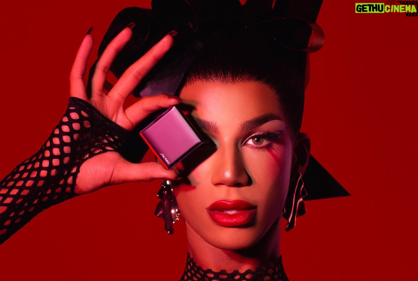 Naomi Smalls Instagram - Gimme a BEAT, with a lot of POP. New @shiseido POP PowderGel Eyeshadows are waterproof, crease resistant, easy to blend and highly pigmented! Shades available in matte, shimmer, and sparkle ready to create any glam your heart desires. Available @shiseido #shiseidomakeup