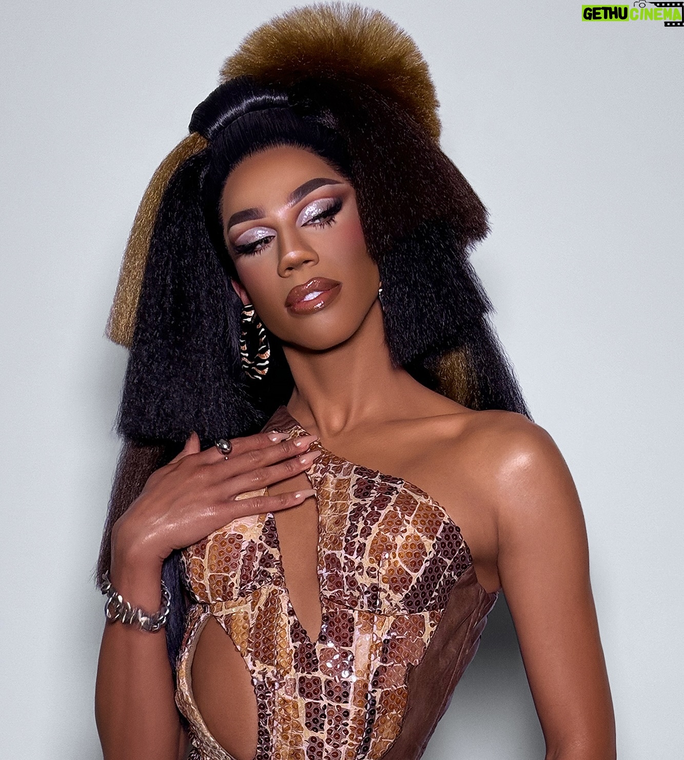 Naomi Smalls Instagram - Recapping episode 2 of @rupaulsdragrace All Stars 9 — RUNWAYS ONLY — From Head 2 Toe on YouTube and Patreon. (Links in bio.) It’s a ball, a great indicator of who has taste.