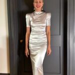 Naomi Watts Instagram - Thanks @toryburch for a🦖 dino-mite 🦕 show at the American Museum of National History. Had a whale 🐳 of a time! #nyfw Styling: @jeanannwilliams Hair: @officialdanilohair Makeup: @kyrapanchenko_mkup