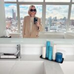 Naomi Watts Instagram - This pic was taken year ago today. Getting ready for some new things @iam_stripes hydration #scalptovag
