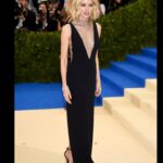 Naomi Watts Instagram - A little #MetBall moment with some BTS. 📸: @wattsupphoto Red Carpet 📸: @gettyimages
