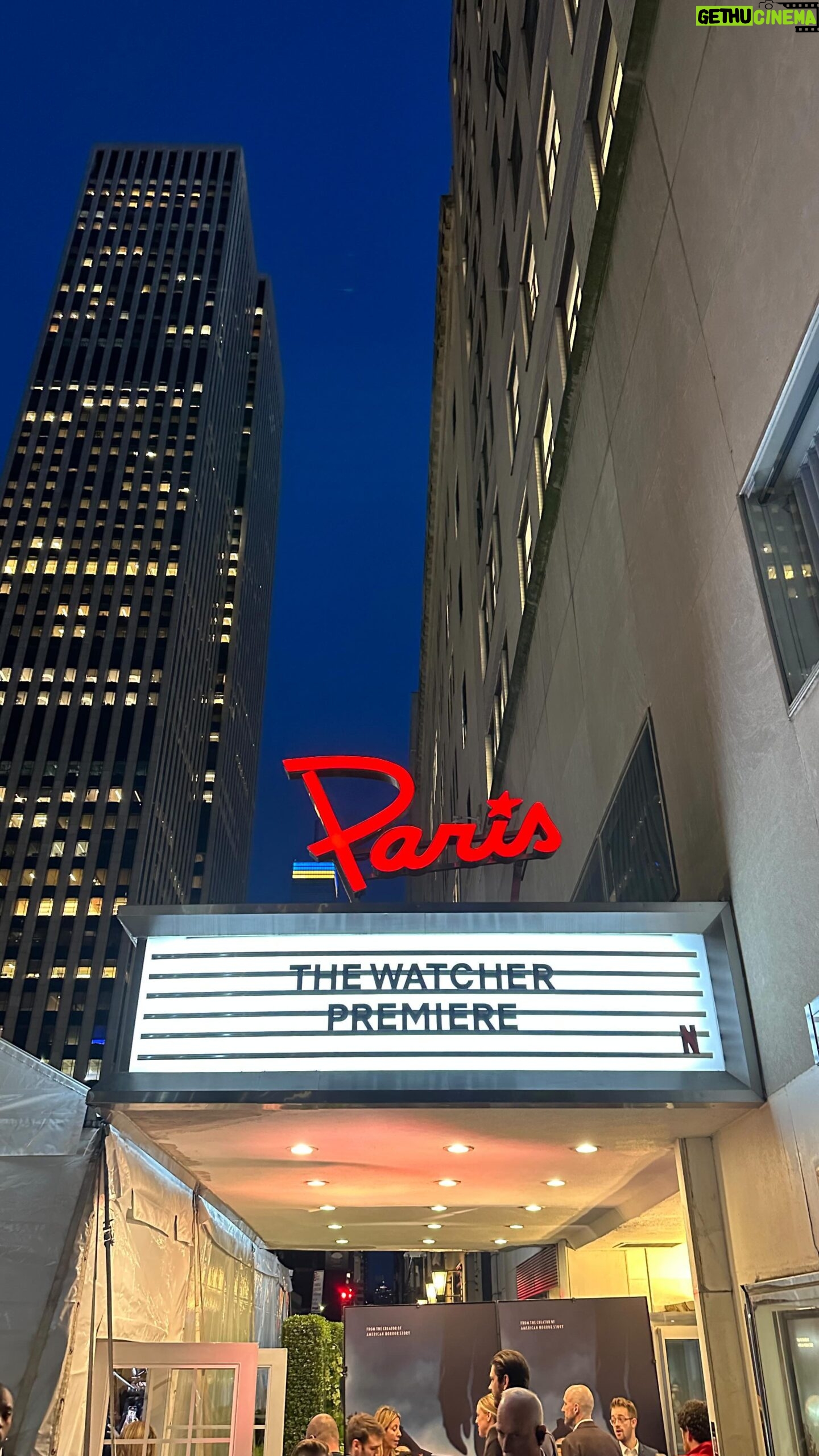 Naomi Watts Instagram - ๐๐กThe Watcher premiere last night @paristheaternyc. Now spooking on @Netflix. ๐ฟ Styling: @jeanannwilliams / @ashleyafriyie Hair: @officialdanilohair Makeup: @marywilesmakeup #TheWatcherNetflix @ryanmurphyproductions @bobby_cannavale @theofficialjencoolidge @missdumezweni @realmiafarrow @realrichardkind @margomartindale @terrkinn