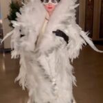 Naomi Watts Instagram - Are you ready for some @zacposen magic? 🦢 @feudfx Black and White Ball. Tonight on FX. Tomorrow on @hulu @ryanmurphyproductions