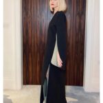 Naomi Watts Instagram - I loved this kaftan so much, I hopped the pond to honor @toryburch at @bazaaruk’s Women of the Year Awards in London, for her fantastic contributions to fashion and the @toryburchfoundation! So many inspiring women were celebrated. Thank you to my chic friend Tory for inviting me. Now, back to my sweatpants. ❤️