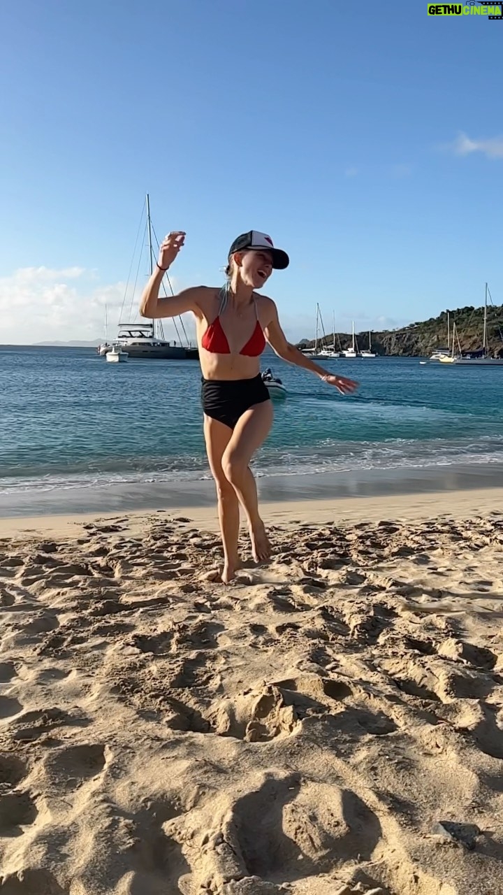 Naomi Watts Instagram - 2023 I’m coming in hot! 🔥