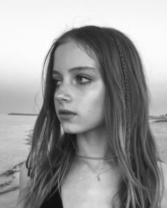 Naomi Watts Instagram - Happy birthday my sweet little angel. You are everything to me. I'm so lucky to be your mum. Keep dancing and showing the world your dynamic and glorious spirit. ❤️-🌙
