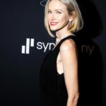 Naomi Watts Instagram – Girlfriends, diamonds and a haircut kicked off the weekend! 👯‍♀️💎💇‍♀️ Congrats @anitakojewelry on your @gemawards win!