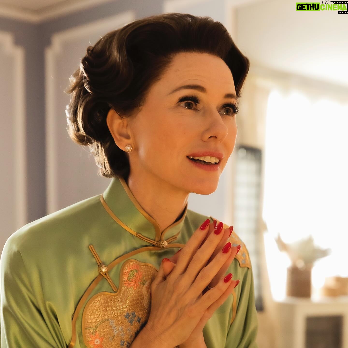 Naomi Watts Instagram - Wowza, what a wonderful run @feudfx has been. So many lovely messages from you guys. Thank you for tuning in—I can’t believe the finale has finally come! Playing Babe was a true highlight of my career. I loved getting to see the world through Babe’s eyes. I will miss her ❤️ I’m so proud to have stood next to this brilliant line up of amazing artists. Women who bared their souls and showed suffering and delight in such authentic ways. Diane, Chloe, Calista, Demi, Molly, Jessica: you crushed it. Oh what fun we had 🦢 Dear Treat, your performance broke my heart every day, and now we’re all in pieces without you 🕊️💔🕊️ Tom, you are a genius. I loved to watch you do cartwheels whilst amusing and gutting us all in the same moment. Robbie, your words were muscular: pure gold. Gus, your vision was clear, deft, and elevated. We always knew we were in good hands. And Ryan, Ryan, Ryan…what can I say besides how grateful I am to have stepped into your glorious world. We are so beyond grateful (I think I can speak for all us swans) that you honor women “of a certain age”. You are a vital storyteller, daring to show all the depths of our messy yet brilliant humanity. What a gift to get to call you my friend. @ryanmurphyproductions PC: Eric Liebowitz