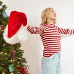 Naomi Watts Instagram – Nothing screams Christmas like a mood swing. How’s your Xmas mood? Feeling naughty or nice? @iam_stripes
📸: @wattsupphoto
