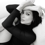 Nastasya Samburskaya Instagram - Снова поработали с моими феями 💃🏻💃🏻💃🏻💃🏻💃🏻💃🏻💃🏻💃🏻💃🏻 Сфотала @galya_anis Накрасила @victoria_sultanova Нарядила @sofya_am Какая фотография больше понравилась? Мой топчик 1 и 10😻
