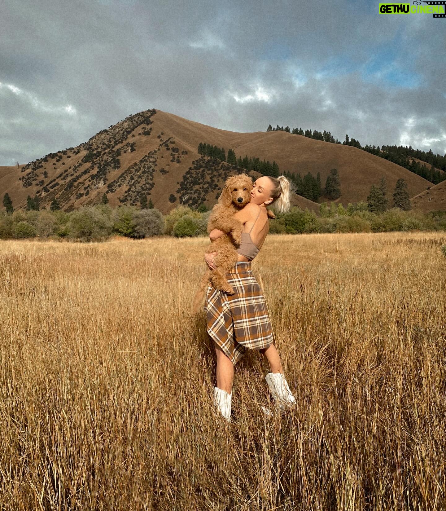 Nastia Liukin Instagram - happy happy 4th birthday my sweet little boy 🥹 thank you for changing my life forever. here’s to so many more adventures together in all of your favorite places around the world. love you so very much harley