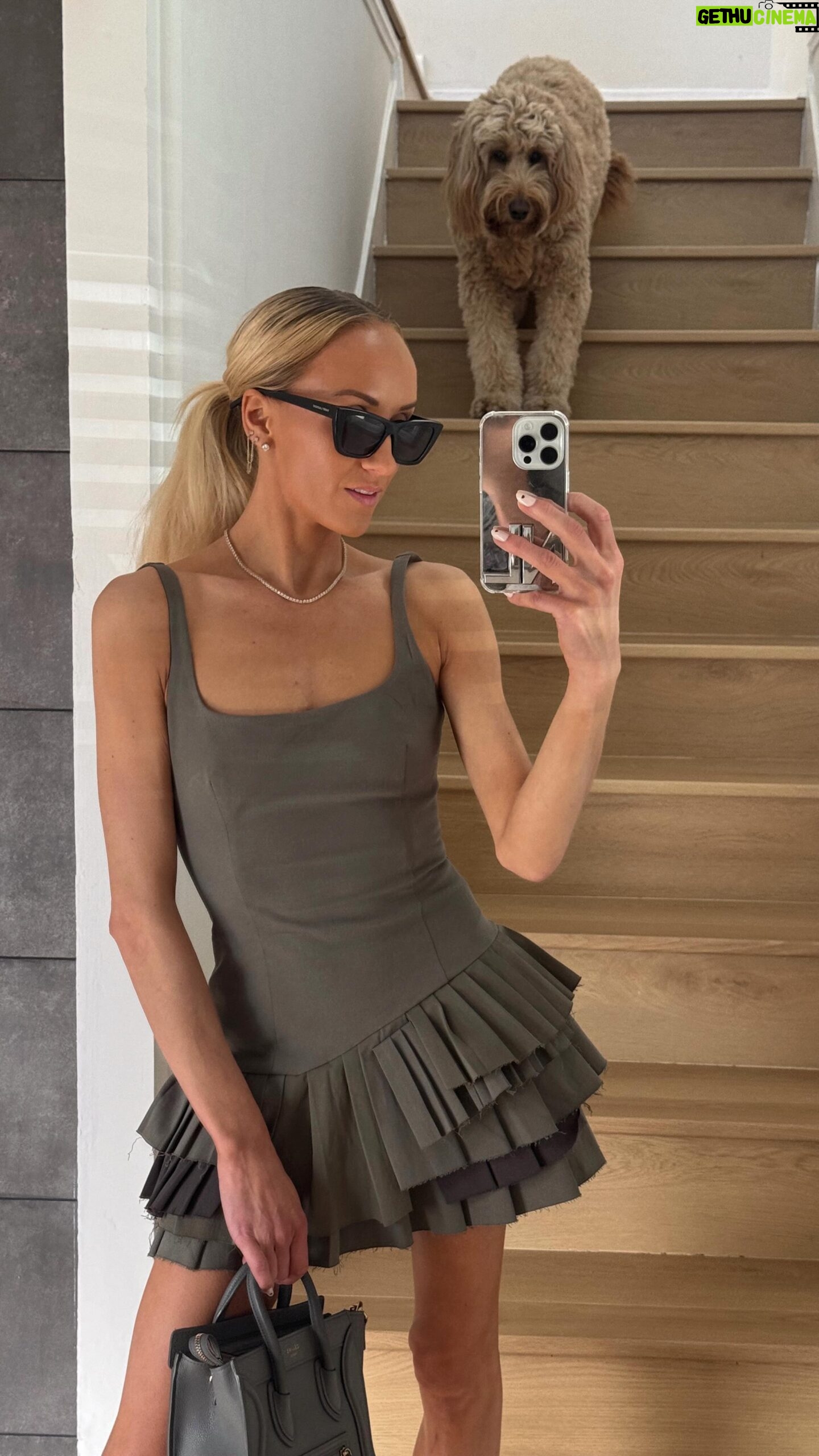 Nastia Liukin Instagram - itβs giving school girl vibes π©πΌβπ«