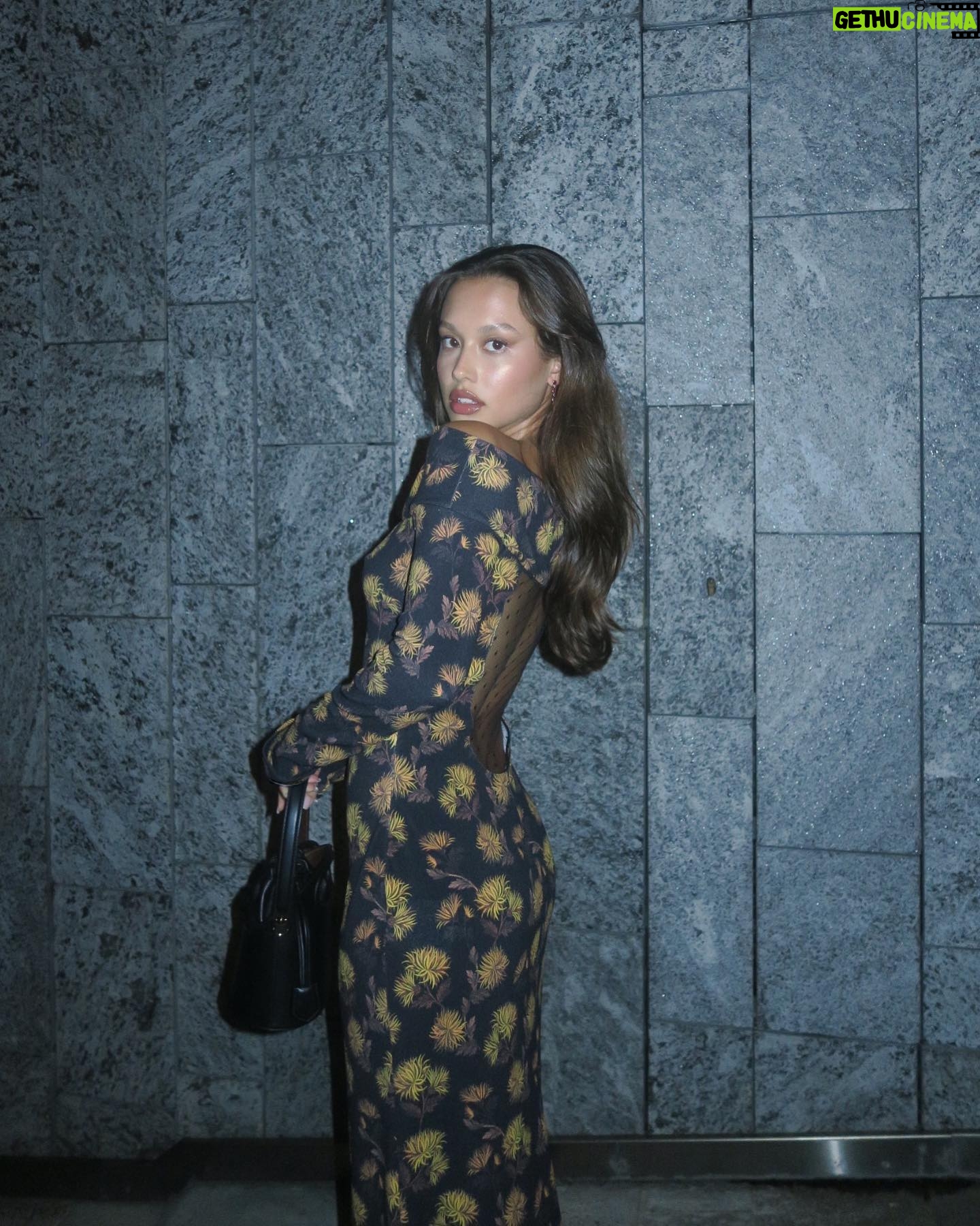 Natalia Azahara Instagram - Thanks @etro @marcodevincenzo for having meπ
π