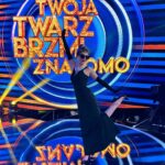 Natalia Janoszek Instagram – Becoming Audrey Hepburn in 30sec🎥
6 godzin przygotowań ujęte w 30 sekund. Podziękowania dla niesamowitej ekipy dzięki której dzieje się taka magia✨ 
#fx @maykutgosia @endrju_dab @maak.studios #makeup @martakrasowska_makeup #hair @joanna.tomaszycka.mua #style @ania_zeman #audreyhepburn #icon #moonriver #tv #show @polsatofficial @twojatwarzbrzmiznajomo