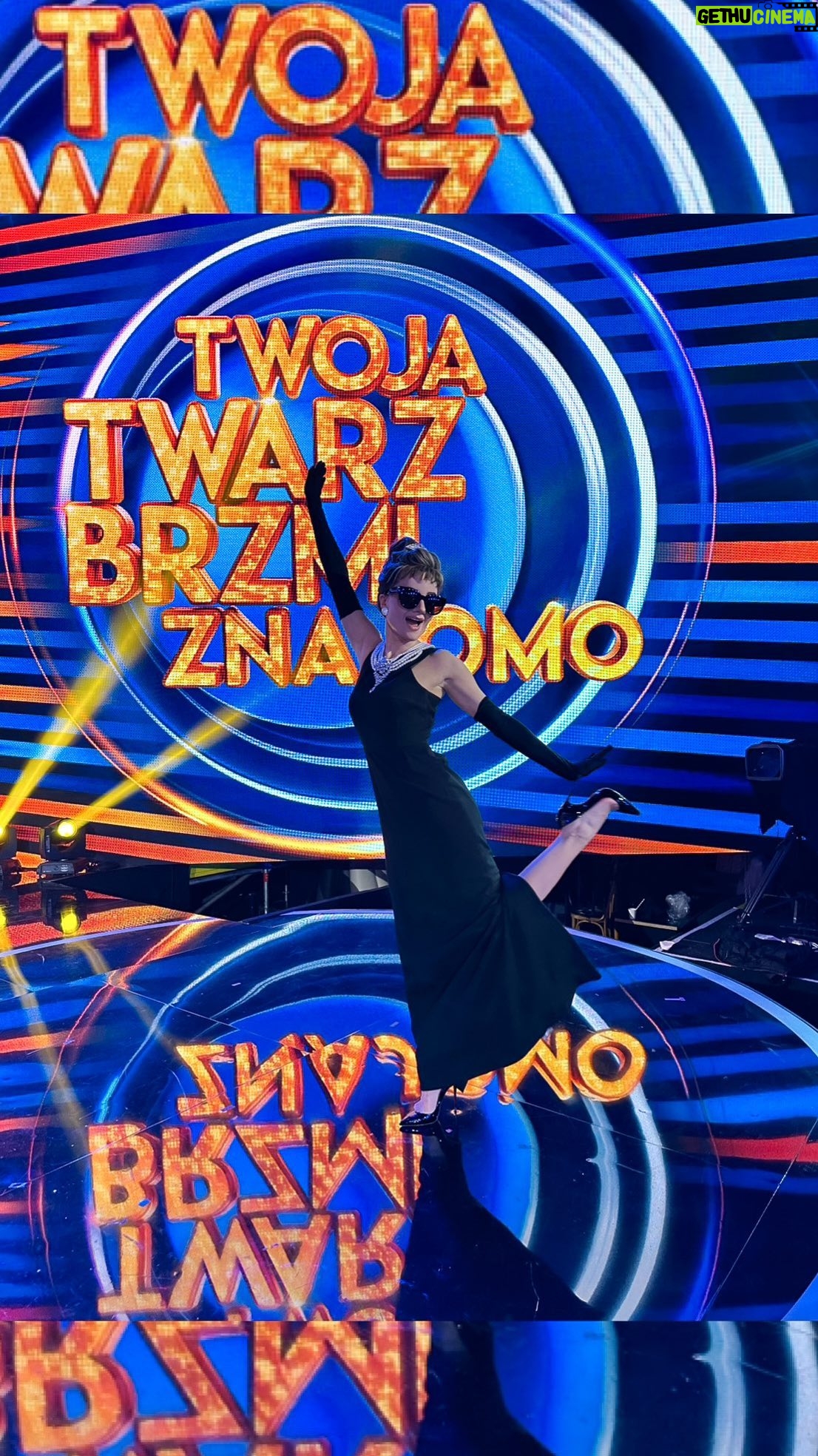 Natalia Janoszek Instagram - Becoming Audrey Hepburn in 30sec🎥 6 godzin przygotowań ujęte w 30 sekund. Podziękowania dla niesamowitej ekipy dzięki której dzieje się taka magia✨ #fx @maykutgosia @endrju_dab @maak.studios #makeup @martakrasowska_makeup #hair @joanna.tomaszycka.mua #style @ania_zeman #audreyhepburn #icon #moonriver #tv #show @polsatofficial @twojatwarzbrzmiznajomo
