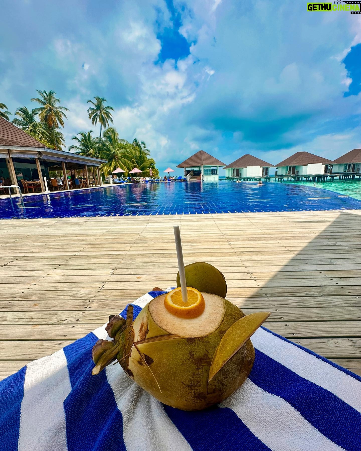 Natalia Janoszek Instagram - Perfect days💙 #ellaidhoo #island #maldives #paradise #bikinilife