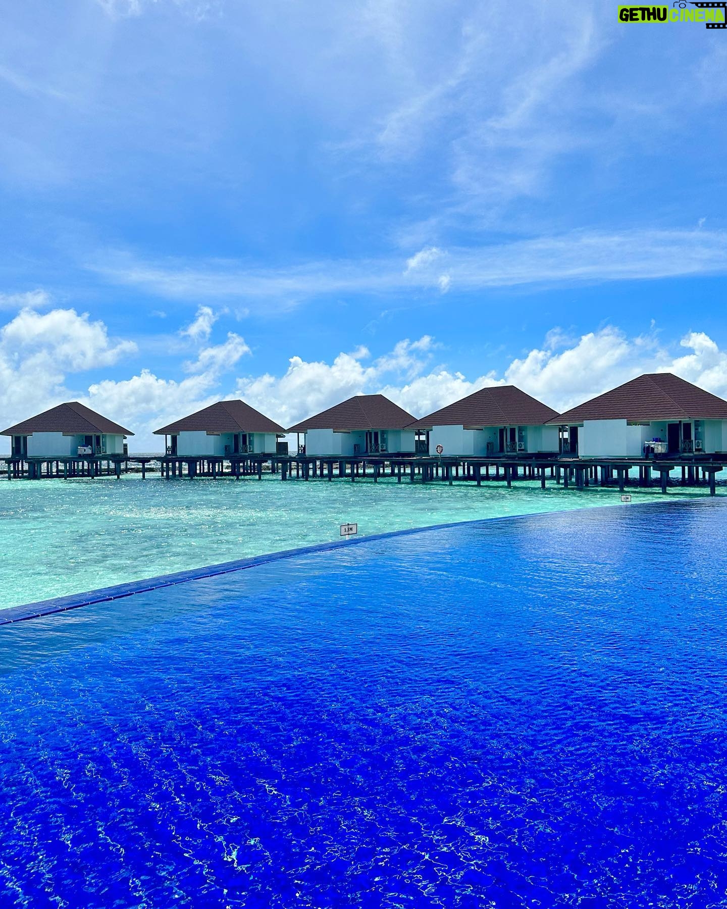 Natalia Janoszek Instagram - Perfect days💙 #ellaidhoo #island #maldives #paradise #bikinilife