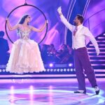 Natalia Janoszek Instagram - Dziś ostatni odcinek @tanieczgwiazdami i z tej okazji ostatnia seria zdjęć z naszego tańca z @rmaserak z udziałem @andrzejpiaseczny_official 💃🏻 Jeszcze się nie żegnam bo wieczorem widzimy się w pełnym składzie podczas finału🥹🤍 @polsatofficial #tanieczgwiazdami #dancingwiththestars #tv #show