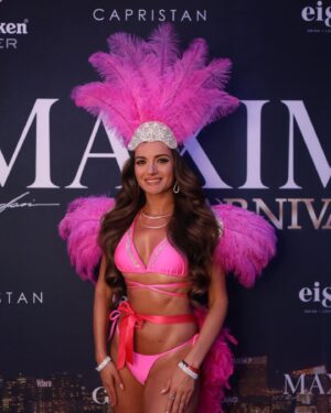 Natalia Janoszek Instagram - About last night⭐️ What a fun night with @maximmag fam at @resortsworldlv -from @eightloungelv through @gatsbysvegas till @tiesto at @zoukgrouplv Can’t wait for @zedd today at @ayudayclub 🙌🏻 @maximcarnival #lasvegas #maximcarnival #ad