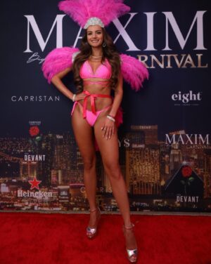 Natalia Janoszek Instagram - About last night⭐️ What a fun night with @maximmag fam at @resortsworldlv -from @eightloungelv through @gatsbysvegas till @tiesto at @zoukgrouplv Can’t wait for @zedd today at @ayudayclub 🙌🏻 @maximcarnival #lasvegas #maximcarnival #ad