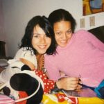 Natalia Reyes Instagram - Pasan los años, pasa la vida, los lugares y las situaciones pero aquí seguimos hermana mía @lagaita, mi angelito del 4 FELIZ VIDA hoy más que nunca que florece la misma dentro tuyo 💫 🐣 Por muchos años más! • Years pass, life passes, places and situations pass but here we are still my sister @lagaita, my little angel of the number 4.. HAPPY LIFE today more than ever as it blooms within you 🐣 For many more years.. #SisterFromAnotherMister #CarolinaGaitán