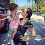 Natalia Reyes Instagram - Hola Hollywood 👋 Bueno, empecemos por el principio, ‘Qué es Hollywood?’ Me cuestiono constantemente, además de un sector de Los Ángeles es un sistema de producción que está en (una necesaria) reconfiguración. Por lo demás Los Ángeles es siempre una ciudad para ver amig@s, manejar mucho 😅, ir a la playa y comer rico 👋 • Hello Hollywood 👋 Well, let's start from the beginning, 'What is Hollywood?' I constantly question myself, apart from a neighborhood in LA, it’s a production system that is in (a necessary) reconfiguration. For the rest, LA is always a good city to visit friends, drive a lot 😅, go to the beach and eat delicious food 👋 #SagAftraStrong #Hollywood #LA #CityOfStars #NataliaFromColombia