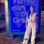 Natalia Reyes Instagram - 5 Recomendaciones para comer en Nueva York 🗽 (y la portada films por supuesto ;) 1. Lo mejores hand rolls que haya probado en la vidaa @kazunorisushi de los mismos de Sugarfish, en medio de una plazoleta de comidas muy informal en Midtown Manhattan y a un buen precio (para NY claro) TOP! 2. Si les gusta la comida china este lugar (House of the red pearl) está escondido dentro del Fulton Market @tinbuilding (downtown) que está muy lindo y deliciosa la comida 👌 3. Uptown cerca al @amnh un lugar casual con opciones deliciosas @daily.provisions las coles de bruselas BRUTALES! 🥬 4. Para los amantes de las hamburguesas 🍔 la considerada de las mejores del mundo (también de las más caras que haya visto 😂) @minettatavernny por el West Village 🔝 5. El postre favorito de la vida de Juan Pedro 😂 un clásico: arroz con leche (con más de 50 opciones de sabores) @ricetorichesnyc por Little Italy. Cuáles otros me recomiendan? • 5 Recommendations to eat in New York 🗽 (and the film cover of course ;) 1. The best hand rolls I've ever had at @kazunorisushi from Sugarfish, in the middle of a very informal food court in Midtown Manhattan and a good price (for NY of course) TOP! 2. If you like Chinese food this place (House of the Red Pearl) is hidden inside the Fulton Market @tinbuilding (downtown) which is very nice and the food is delicious 👌 3. Uptown near the @amnh a casual place with delicious options @daily.provisions BRUTAL Brussel sprouts! 🥬 4. For burger lovers 🍔 considered one of the best in the world (also one of the most expensive 😂) @minettatavernny in the West Village 🔝 5. Juan Pedro's favorite dessert 😂 a classic: rice pudding (with more than 50 flavor options) @ricetorichesnyc in Little Italy. Others you can recommend?