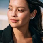 Natalia Reyes Instagram – Historia de un despeluque, literal. Deseo que hoy domingo nadie se tenga que peinar 🙏 

•

Story of a disheveled. I wish you all not having to comb your hair on any Sunday 
🙏

📸 @andresgarlujan 
💄 @natalia_natalita @armanibeauty 
👁️ @_freddyalonso @moschino 

#NataliaFromColombia #FestivalDeSanSebastian #Zinemaldia2023