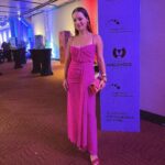 Natalia Reyes Instagram - Noche de nominados 💫 #PremiosMacondo2023 💃 @johannaortizofficial 👛 @michubags y aretes @emidiaz.co x @stdomofficial Styling 💥 @creativesincraft @carmelanyc @inesainzc 💄 💇‍♀️ @millerayala25 @sisleyparisofficial Gracias @egeda_colombia @livhotels @senacomunica @sanpellegrino_official @yurivargas1 #CineColombiano #NataliaFromColombia #premiosMacondoTNT #ShotOnIphone #VístetedeColombia