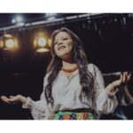 Natalia Reyes Instagram – Gracias al diario @el_pais de España 🇪🇸 por esta entrevista, estoy feliz de poder anunciar por fin mi participación como #ÁngelaCarrasco en la miniserie #CamiloSuperstar que estrenaremos en @sansebastianfes el próximo 27 de septiembre 💥 
Van a alucinar con el Camilo de @alejandrojato 🕺 
Gracias @curronovallas @buendiaestudios @mesalafilms @juanleoncasting @atresplayer 

✍️ @lucas_agustin_reynoso 
📸 @smesari 

•

Thanks to @el_pais 🇪🇸 for this interview, I’m thrilled to announce my participation as #ÁngelaCarrasco in the miniseries #CamiloSuperstar that we’ll premiere on @sansebastianfes on September 27th 💥
 You’re going to be amazed by @alejandrojato’s Camilo

#NataliaFromColombia #SanSebastianFilmFestival